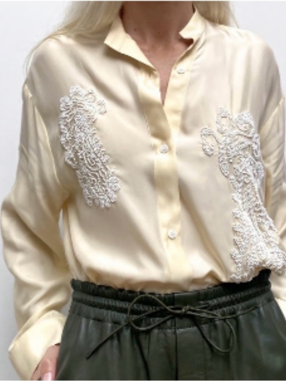 Zara Cream Button-Down Shirt with White Embroidered Appliqué